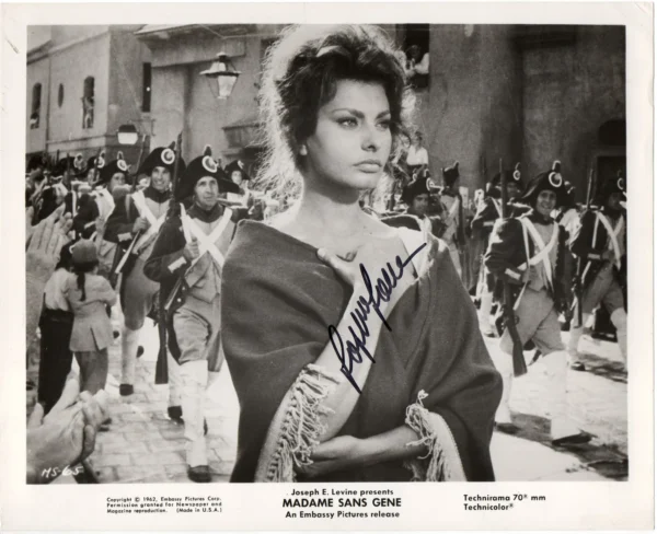 Sophia Loren (1961) - Signed Vintage Photo - Madame Sans-Gêne