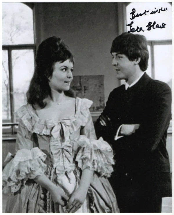 Isla Blair - Signed Photo - A Hard Day's Night (Beatles)