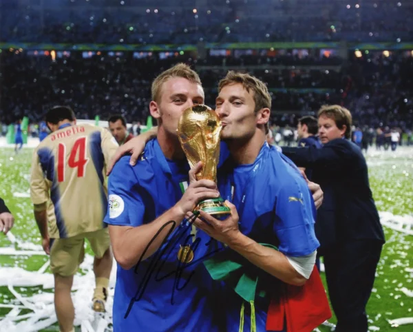 Daniele De Rossi – Signed Photo – Soccer (Italian National Football Team)