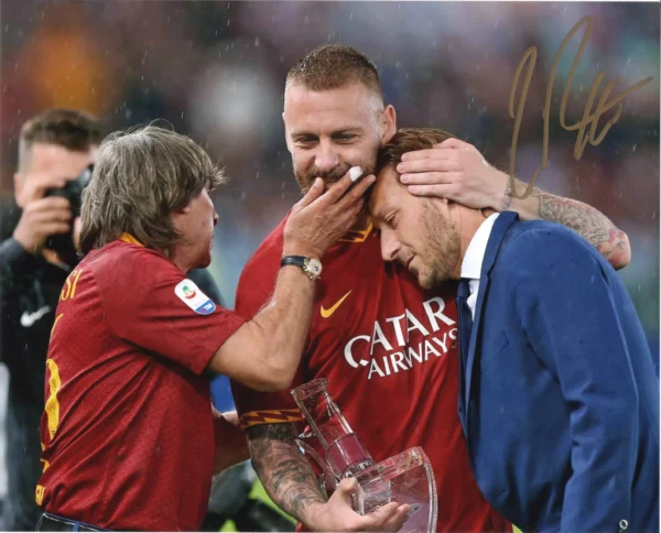 Daniele De Rossi – Signed Photo – Soccer (As Roma)