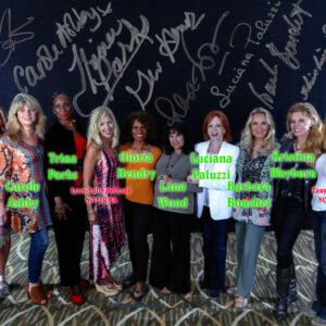 Foto Autografata dalle Bond Girls di 007 James Bond.