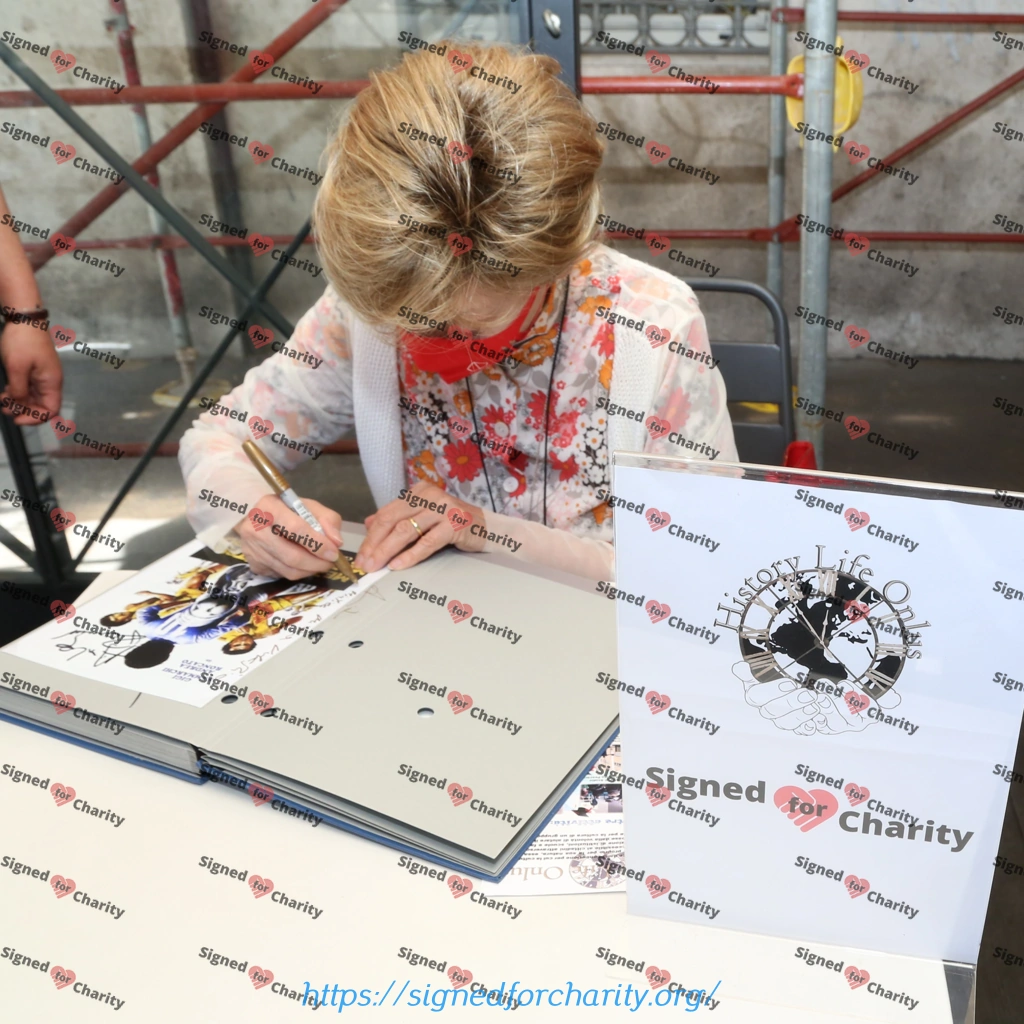 Sergio Martino, Andrea Roncato, Milena Vukotic and Sandro Ghiani - Signed Photo - Mezzo destro mezzo sinistro - 2 calciatori senza pallone - Image 2