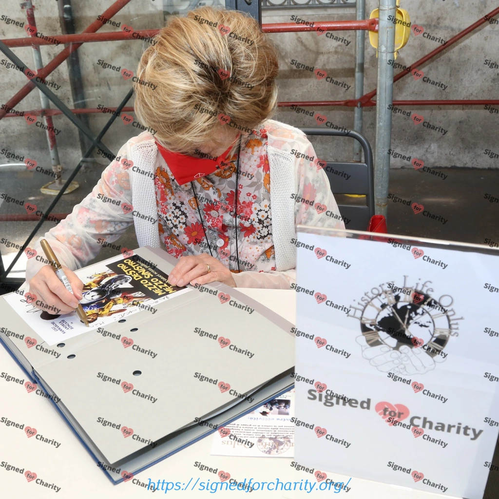 Sergio Martino, Andrea Roncato, Milena Vukotic and Sandro Ghiani - Signed Photo - Mezzo destro mezzo sinistro - 2 calciatori senza pallone - Image 2