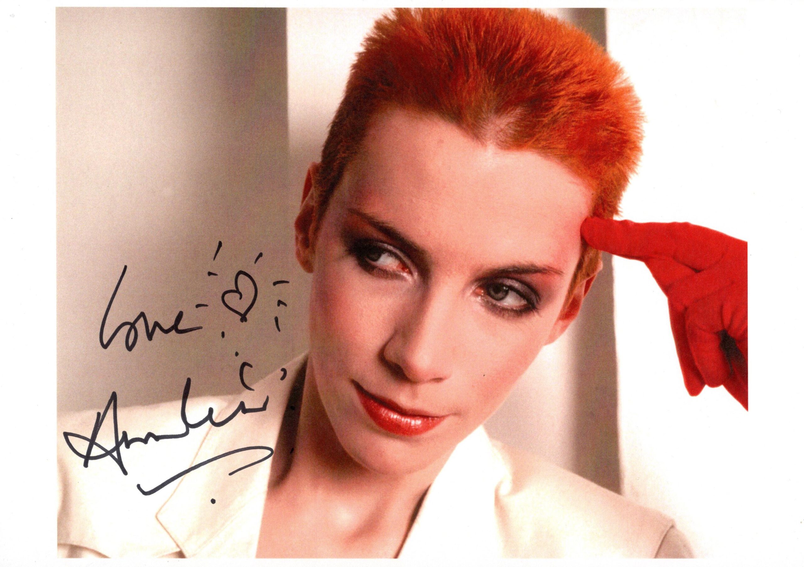 Annie Lennox – Signed Photo – Scottish Singer-Songwriter - SignedForCharity