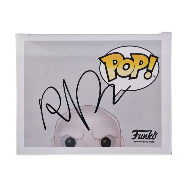 Ralph Fiennes - Signed Funko POP! 06 (Lord Voldemort) Harry Potter - Image 4