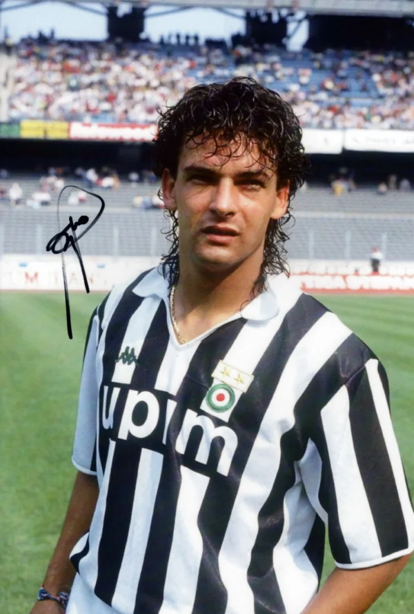 Roberto Baggio - Signed Photo - Soccer (Juventus F.C.)