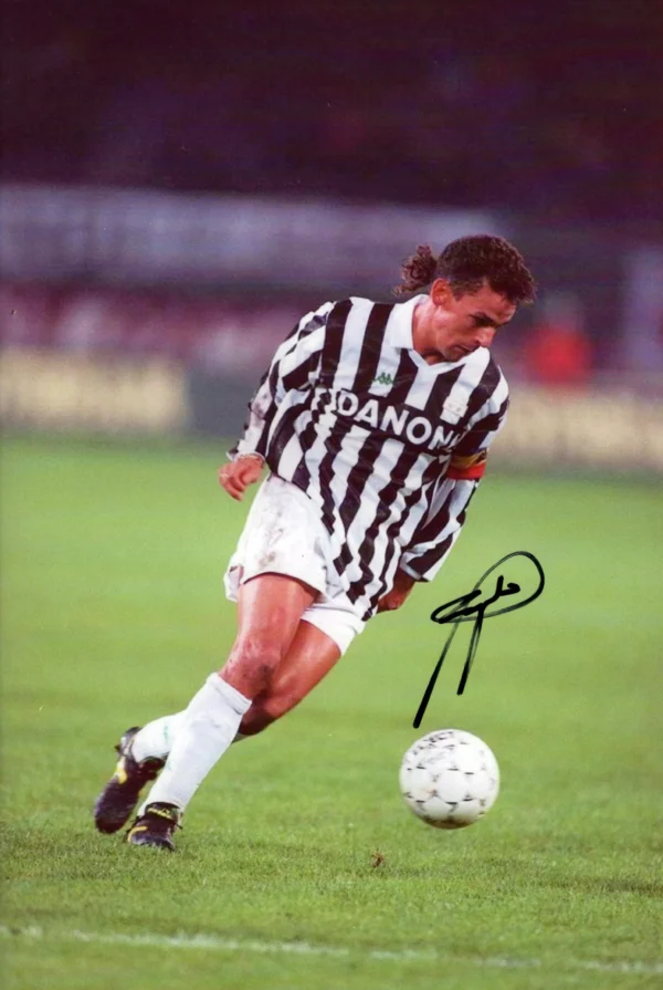 Roberto Baggio - Signed Photo - Soccer (Juventus F.C.)