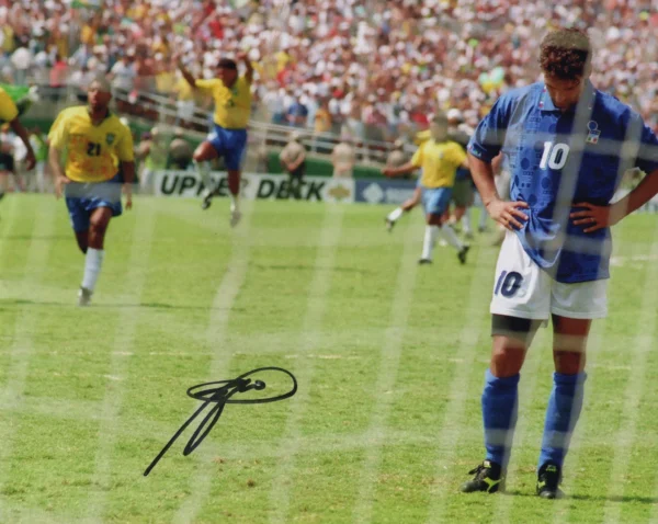 Roberto Baggio - Signed Photo - Soccer (Italy National Football Team)