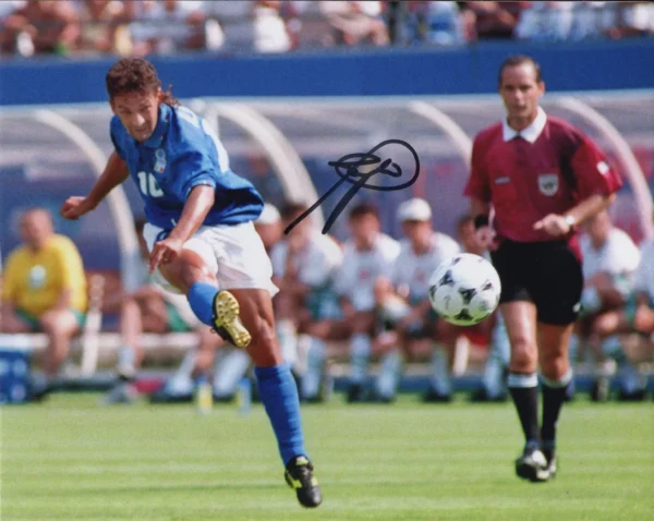 Roberto Baggio - Signed Photo - Soccer (Italy National Football Team)