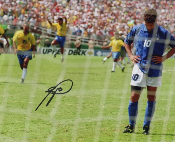 Roberto Baggio - Signed Photo - Soccer (Italy National Football Team)