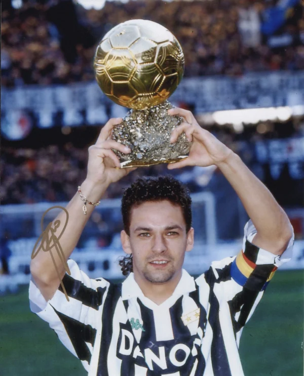 Roberto Baggio - Signed Photo - Soccer (Juventus F.C.)