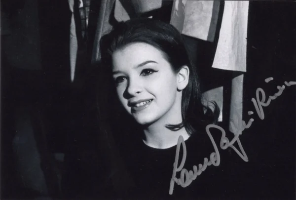 Laura Efrikian - Signed Photo - Italian Actress