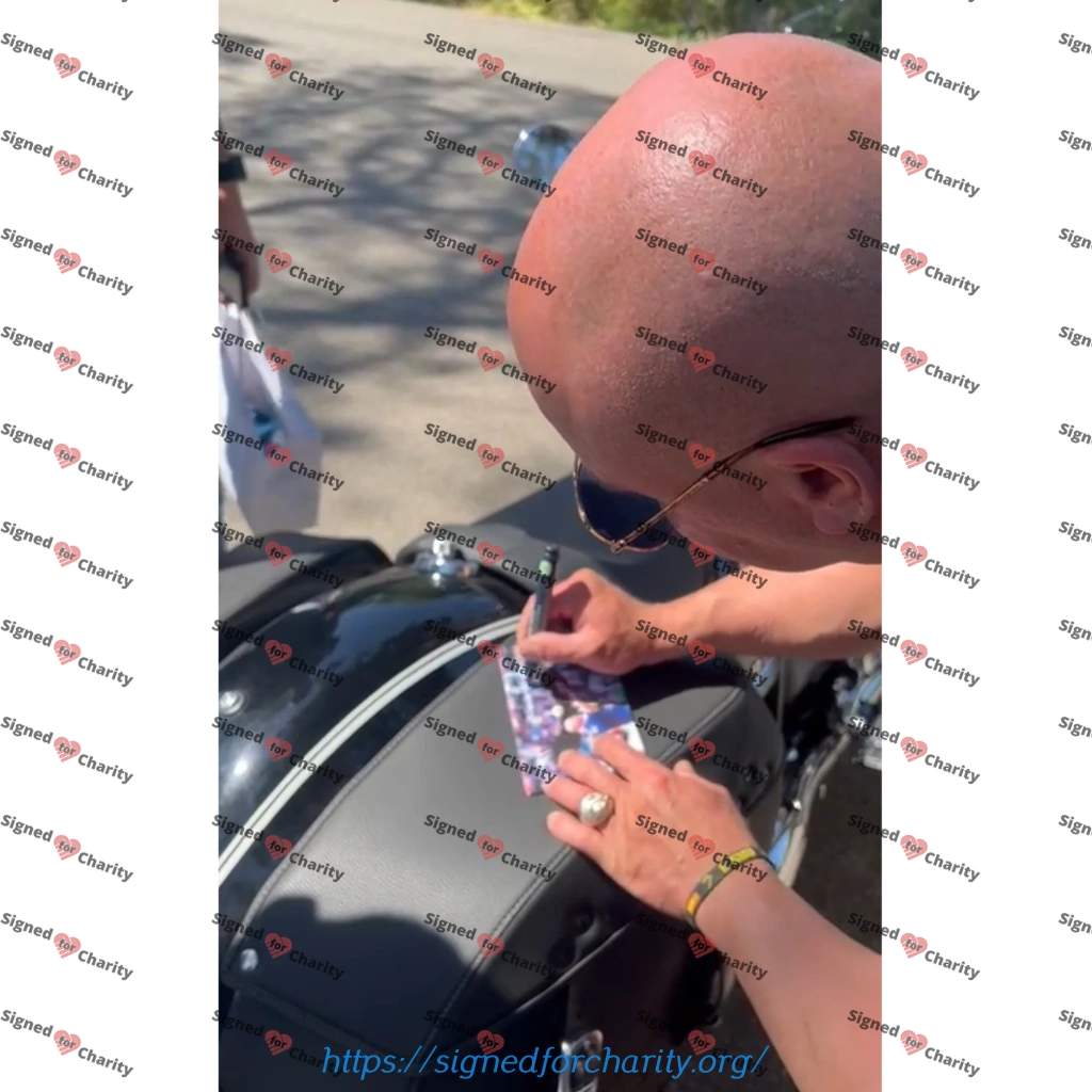 Juan Bernabè - Signed Official Postcard - Image 2