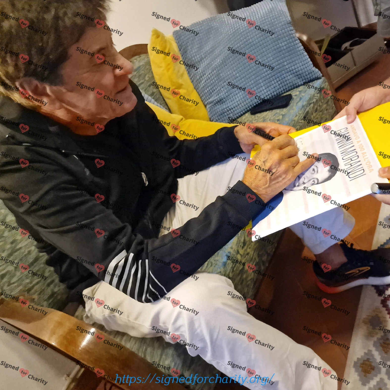 Gianni Morandi - Signed Vinyl Limited & Numbered Edition10″ - Andavo A 100 All'Ora - Image 2