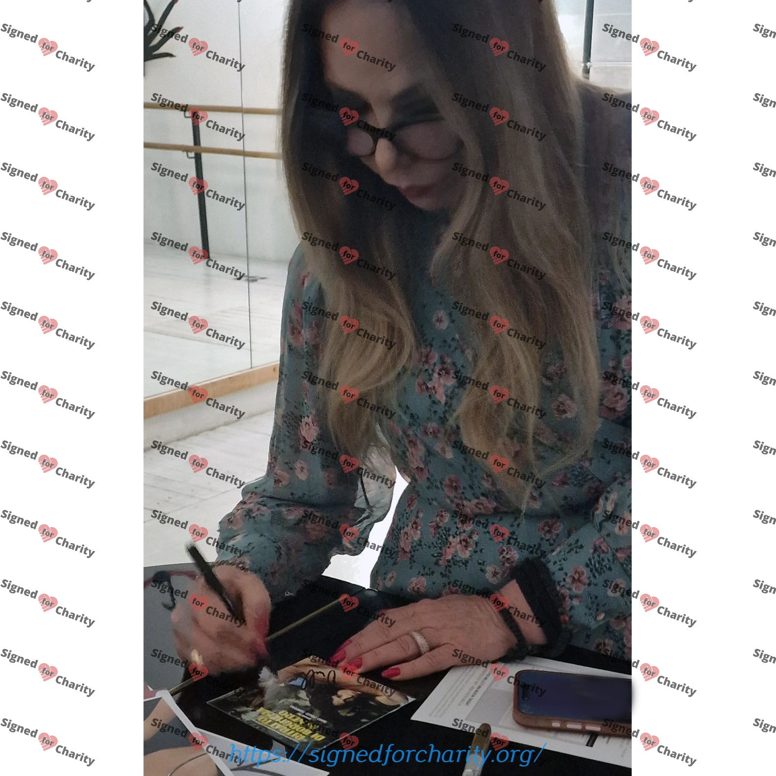 Ornella Muti Signed “Ritratto di Borghesia in Nero” Soundtrack CD – Autographed Cover - Image 2