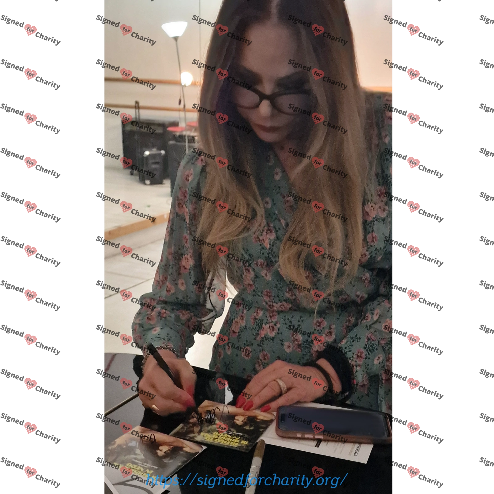 Ornella Muti Signed “Ritratto di Borghesia in Nero” Soundtrack CD – Autographed Cover - Image 2