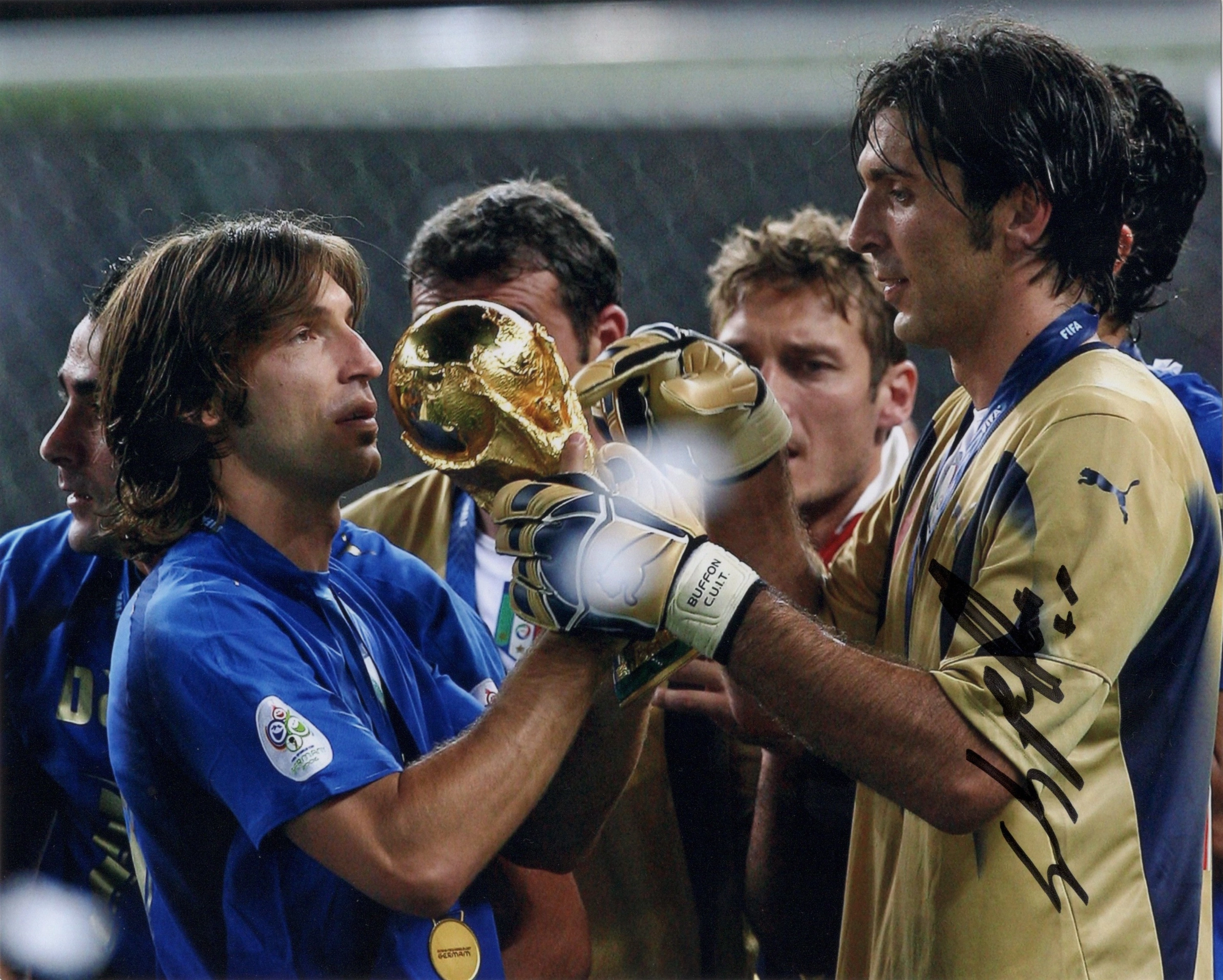 Gianluigi Buffon - Signed Photo - Soccer (2006 FIFA World Cup - Italy National Football Team)