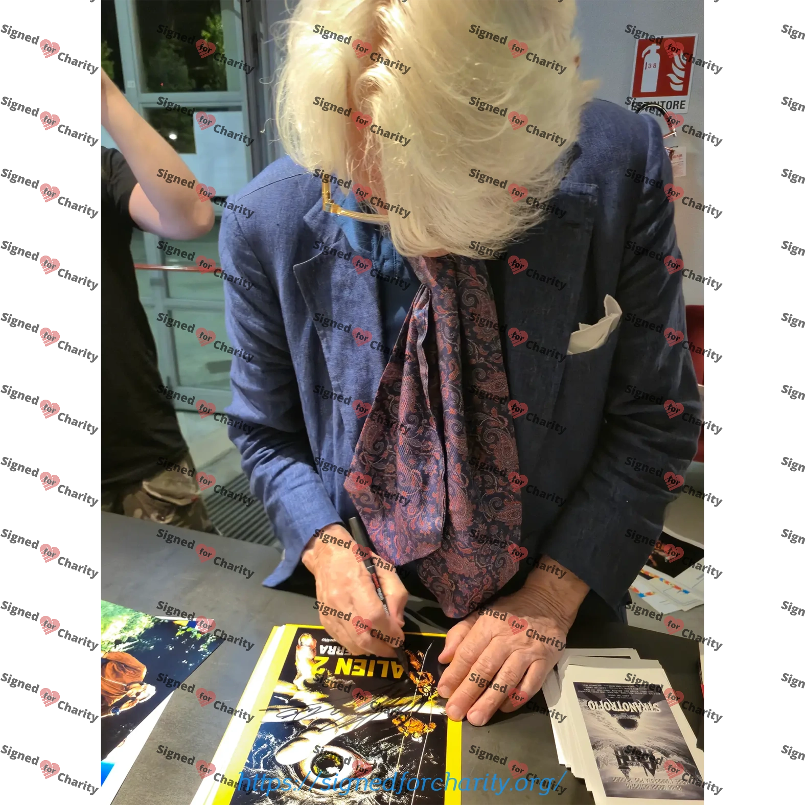 Ciro Ippolito Signed Horror Photo โ Alien 2 sulla Terra (1980) - Image 2
