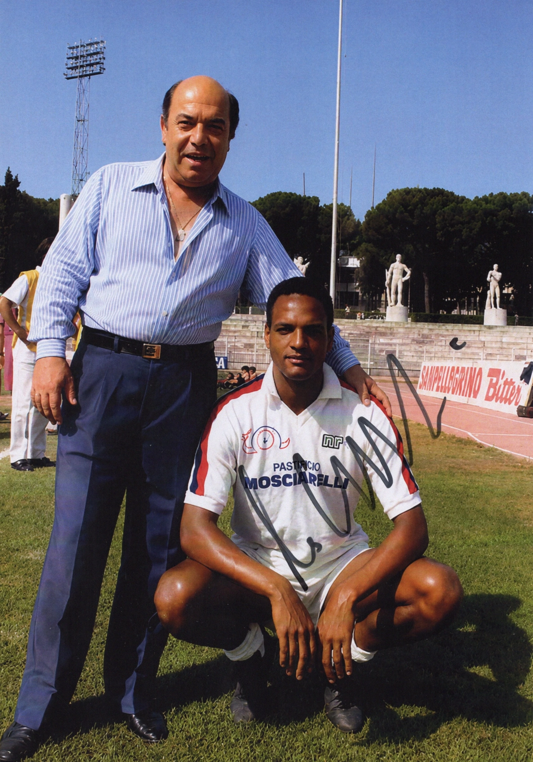 Urs Althaus Hand-Signed Photo Print on Cardstock – Aristoteles – L’Allenatore nel Pallone